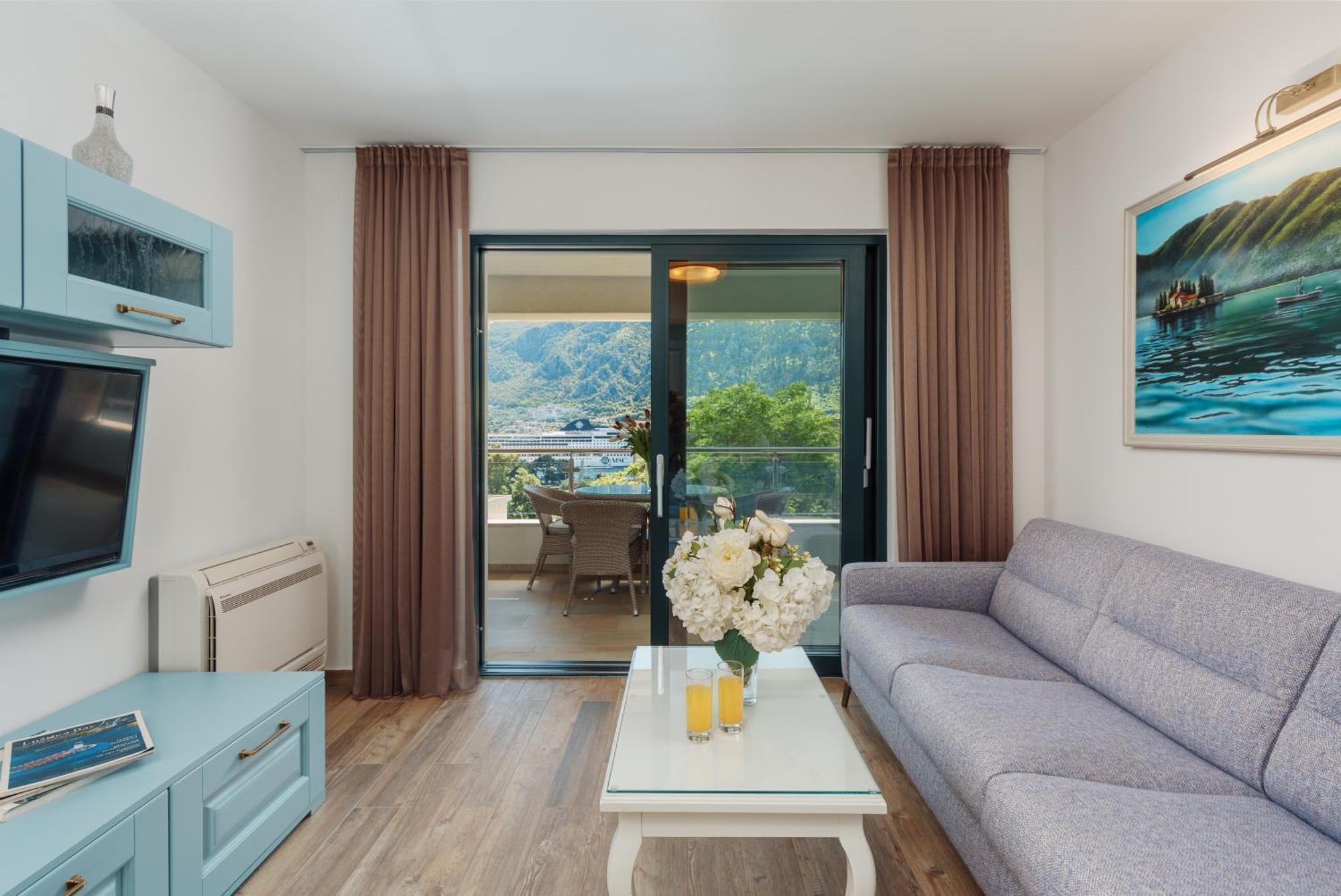 Apartments Los Olivos Kotor Bagian luar foto