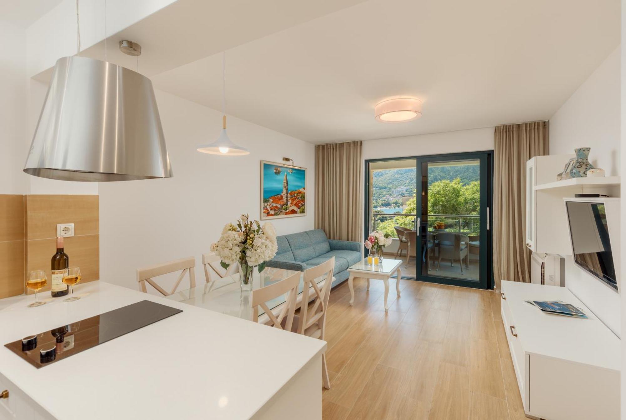 Apartments Los Olivos Kotor Bagian luar foto