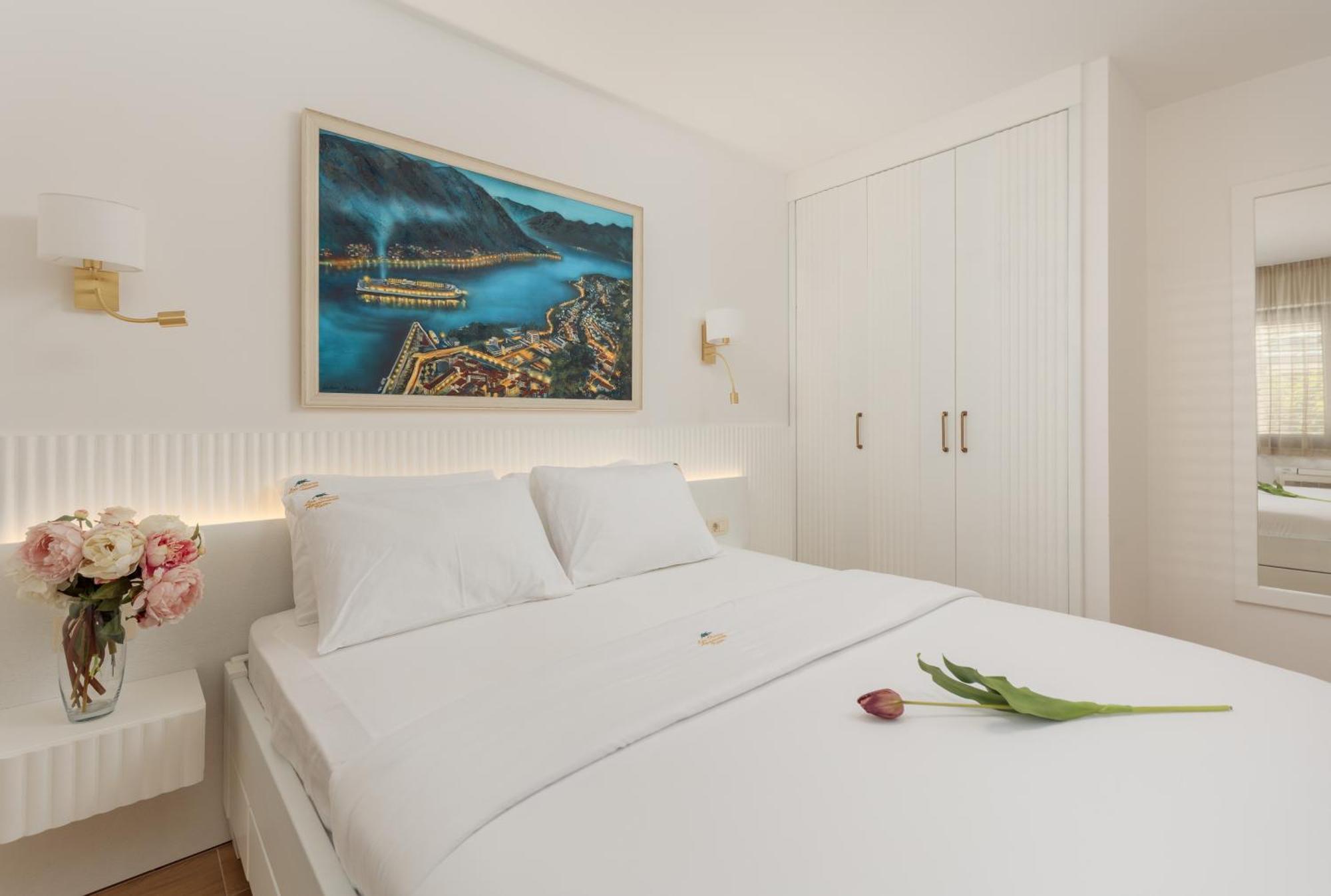 Apartments Los Olivos Kotor Bagian luar foto