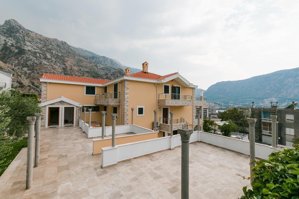 Apartments Los Olivos Kotor Bagian luar foto